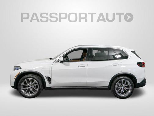 Alpine White 2026 BMW X5 PHEV xDrive50e