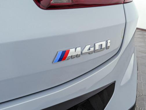 2025 BMW X4 M40i