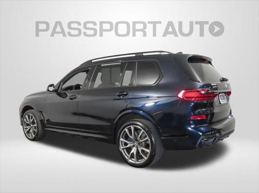 2022 BMW X7 M50i