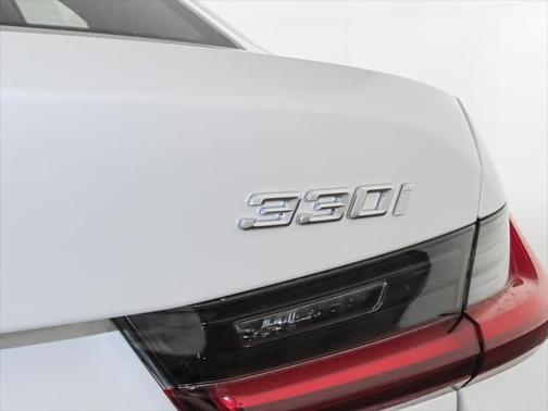 2025 BMW 330 i xDrive