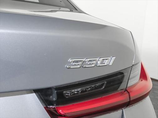 2025 BMW 330 i xDrive