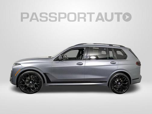 2023 BMW X7 M60i