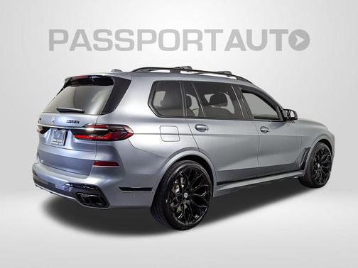 2023 BMW X7 M60i