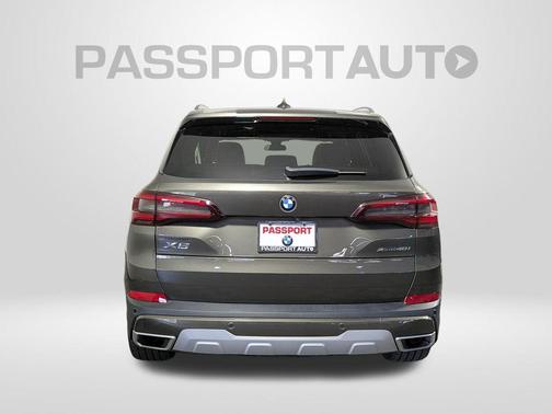 Manhattan Green Metallic 2021 BMW X5 xDrive40i