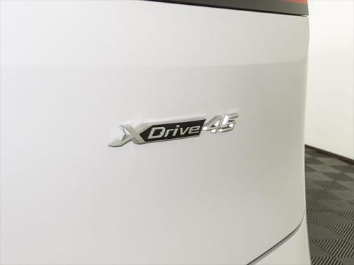 2026 BMW iX xDrive45
