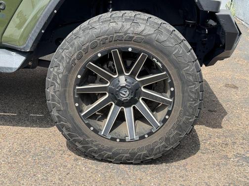 Sarge Green Clearcoat 2021 Jeep Wrangler Unlimited Sahara