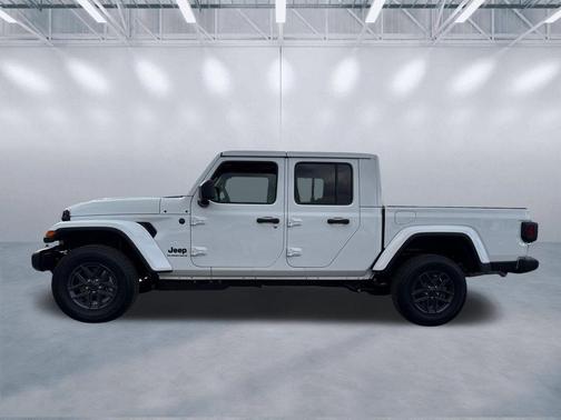 Bright White Clearcoat 2026 Jeep Gladiator Sport S