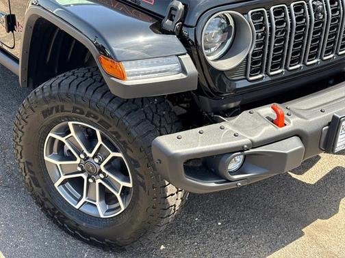 2025 Jeep Gladiator Mojave X
