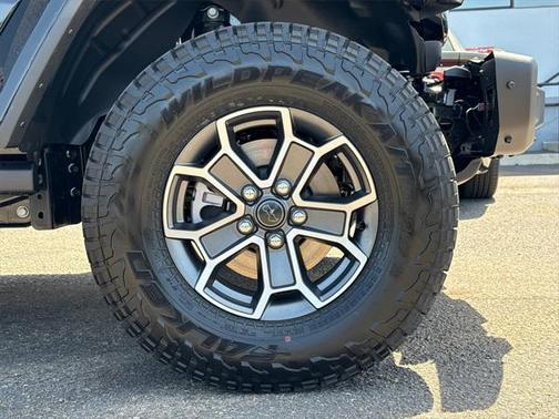 2025 Jeep Gladiator Mojave X