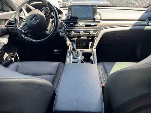 Platinum White Pearl 2019 Honda Accord Sport