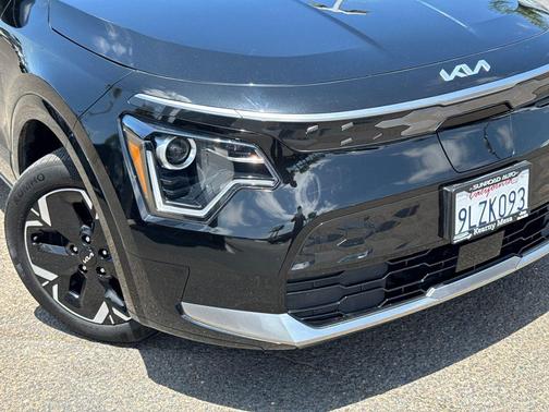 Aurora Black 2024 Kia Niro EV Wind