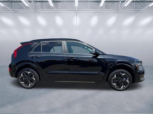 Aurora Black 2024 Kia Niro EV Wind
