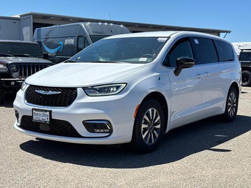 2025 Chrysler Pacifica Hybrid Select