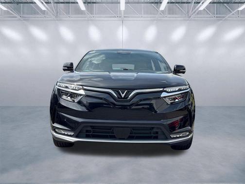 Jet Black 2025 VinFast VF 8 Plus