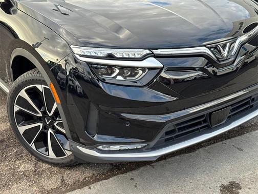 2025 VinFast VF 8 Plus