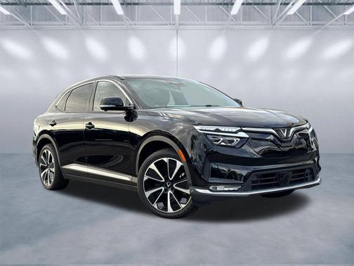 2025 VinFast VF 8 Plus