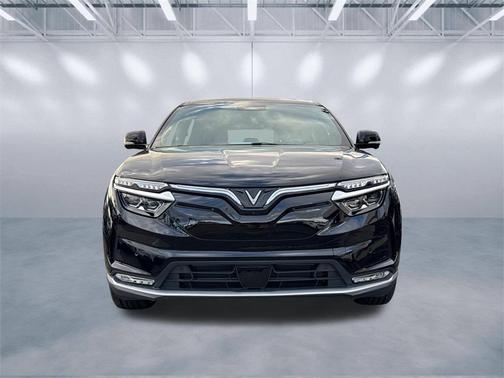 2025 VinFast VF 8 Plus