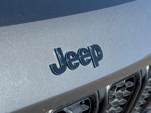 Baltic Gray Metallic Clearcoat 2022 Jeep Grand Cherokee 4xe Trailhawk