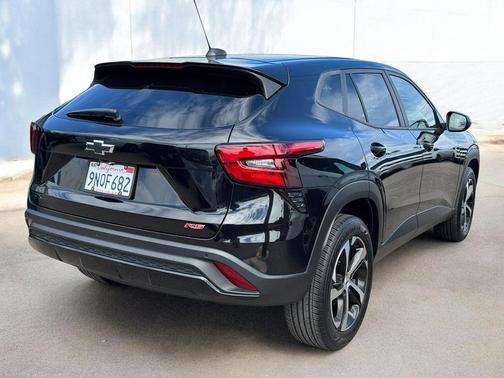 Mosaic Black Metallic 2024 Chevrolet Trax FWD 1RS