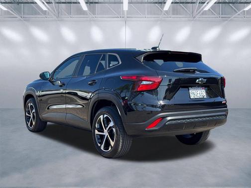 Mosaic Black Metallic 2024 Chevrolet Trax FWD 1RS