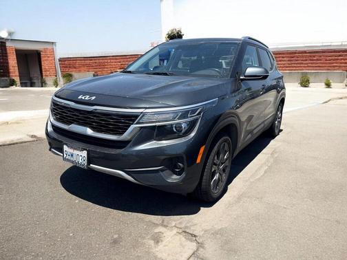 Gravity Gray 2023 Kia Seltos S