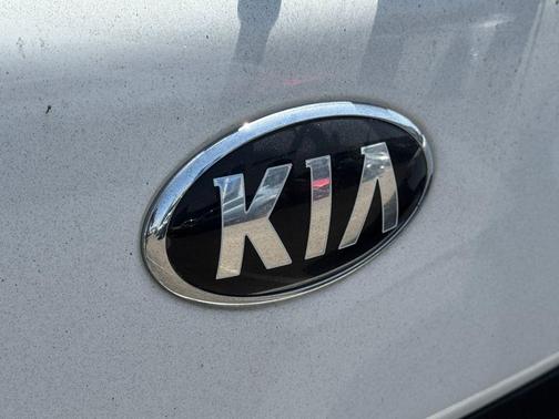 Clear White 2019 Kia Soul Base
