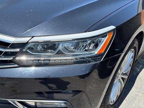 2017 Volkswagen Passat 1.8T SE