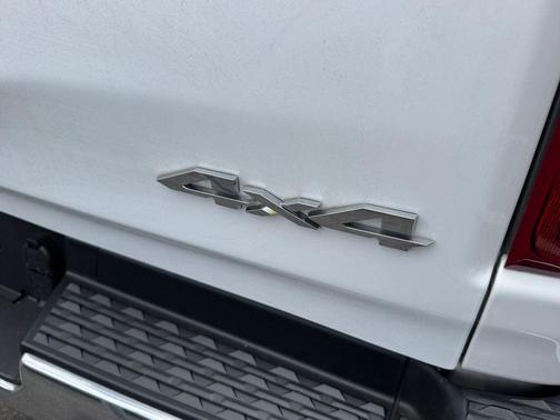Bright White Clearcoat 2023 RAM 1500 Laramie