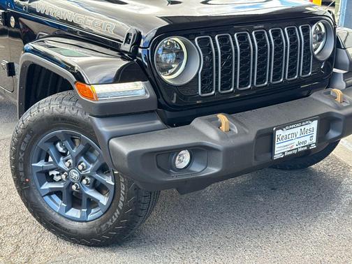 Black Clearcoat 2026 Jeep Wrangler 85th Anniversary