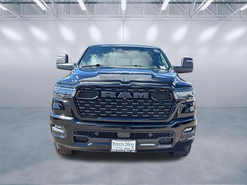 Diamond Black Crystal Pearlcoat 2026 RAM 1500 Big Horn/Lone Star