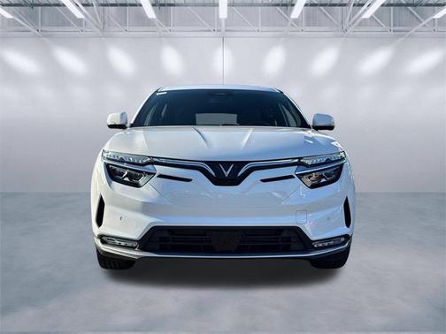 2025 VinFast VF 8 Plus