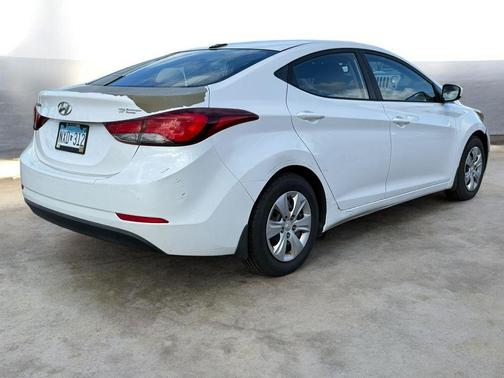 Quartz White Pearl 2016 Hyundai ELANTRA SE