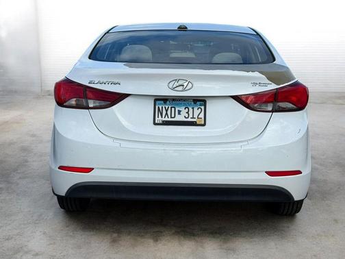 Quartz White Pearl 2016 Hyundai ELANTRA SE