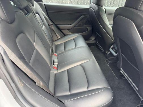 Silver 2018 Tesla Model 3 Long Range