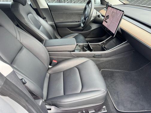 Silver 2018 Tesla Model 3 Long Range