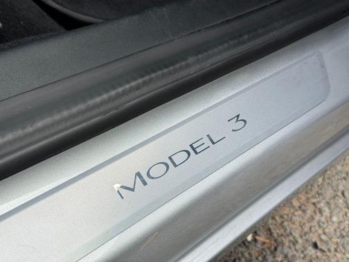 Silver 2018 Tesla Model 3 Long Range