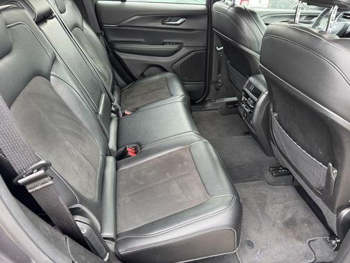 Baltic Gray Metallic Clearcoat 2024 Jeep Grand Cherokee Altitude