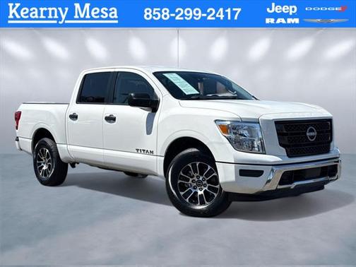 2023 Nissan Titan SV