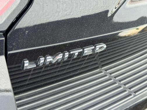 AGATE BLACK METALLIC 2019 Ford Expedition Limited