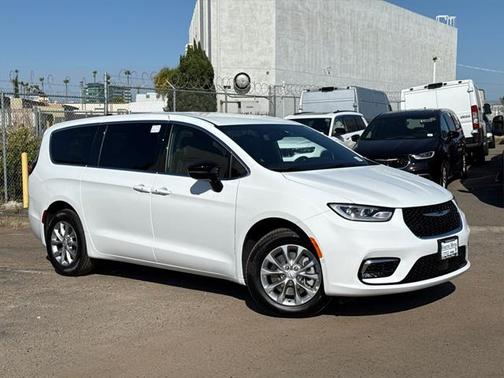2025 Chrysler Pacifica L