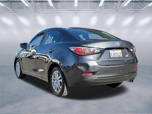 2017 Toyota Yaris iA Base