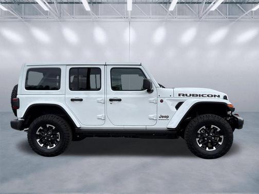 Bright White Clearcoat 2026 Jeep Wrangler Rubicon