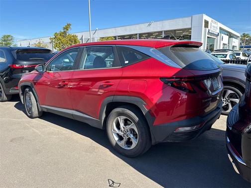 2022 Hyundai TUCSON SE