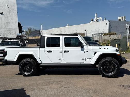2025 Jeep Gladiator Willys