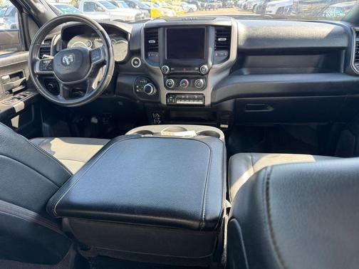 Bright White Clearcoat 2022 RAM 2500 Tradesman Crew Cab 4x4 6'4' Box