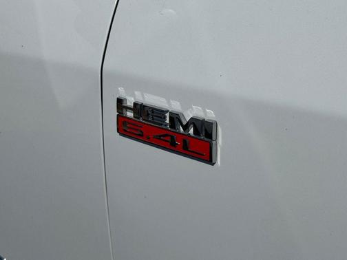Bright White Clearcoat 2022 RAM 2500 Tradesman Crew Cab 4x4 6'4' Box