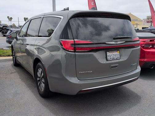 2022 Chrysler Pacifica Hybrid Touring L