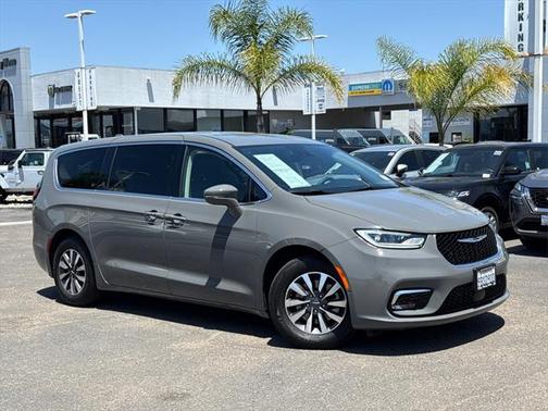 2022 Chrysler Pacifica Hybrid Touring L