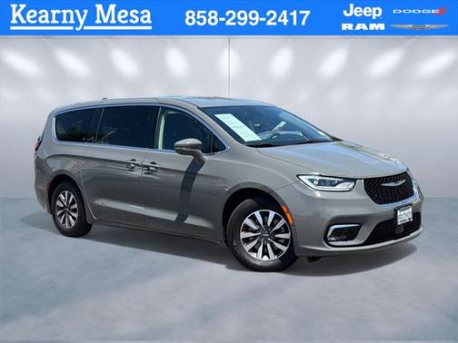 2022 Chrysler Pacifica Hybrid Touring L