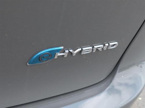 2022 Chrysler Pacifica Hybrid Touring L